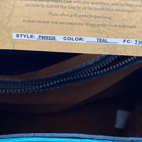 Patrica Nash never used has 2 sides with zipper compartment Teal straw bag - Picture 8 of 9